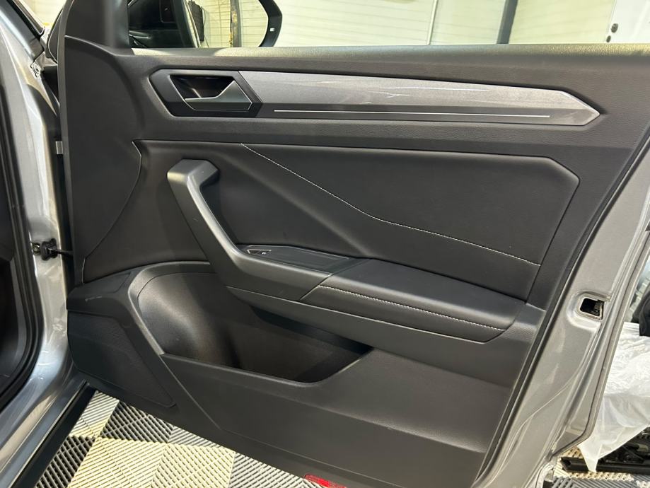 VW T-ROC 2,0 TDI 150 KS DSG STYLE LED KAMERA U PDV-U 12 MJ JAMSTVO, fotografija 18