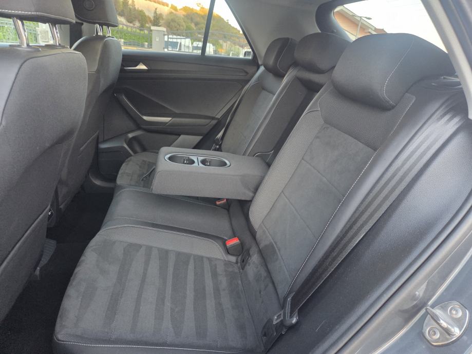 VW T-Roc 2.0 TDI 150 KS ** 2022 ** HR-VOZILO ** JAMSTVO !!, fotografija 19