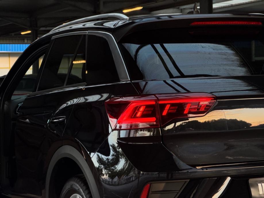 VW T-ROC 2.0 TDI 4MOTION DSG R-LINE, IQ LIGHT, FULL VIRTUAL, fotografija 10