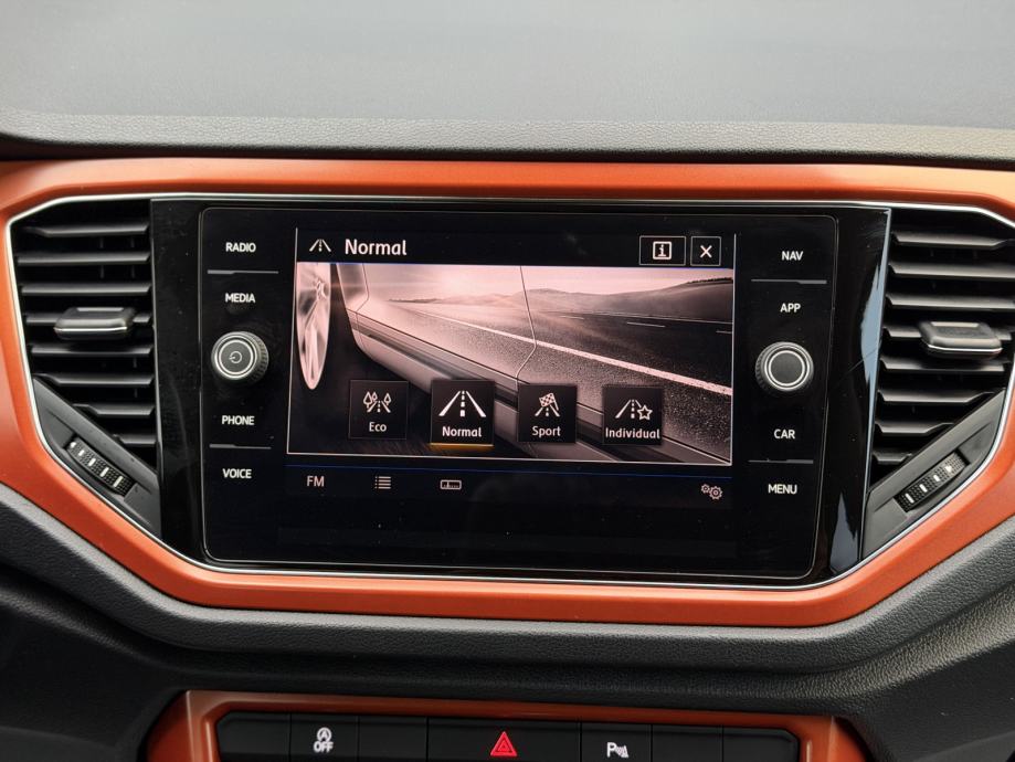 VW T-Roc 2,0 TDI DSG/4MOTION/VIRTUAL/XENON/LED, fotografija 19