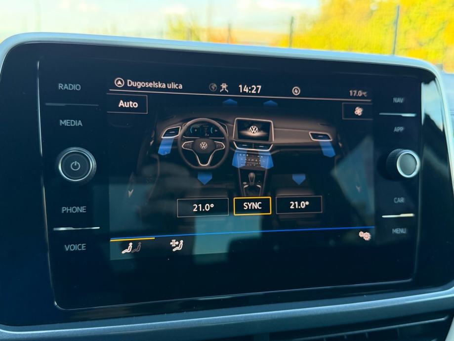 VW T-Roc 2,0 TDI DSG 150KS *Style* | LED IQ. | KAMERA | VIRTUAL | KOŽA, fotografija 17