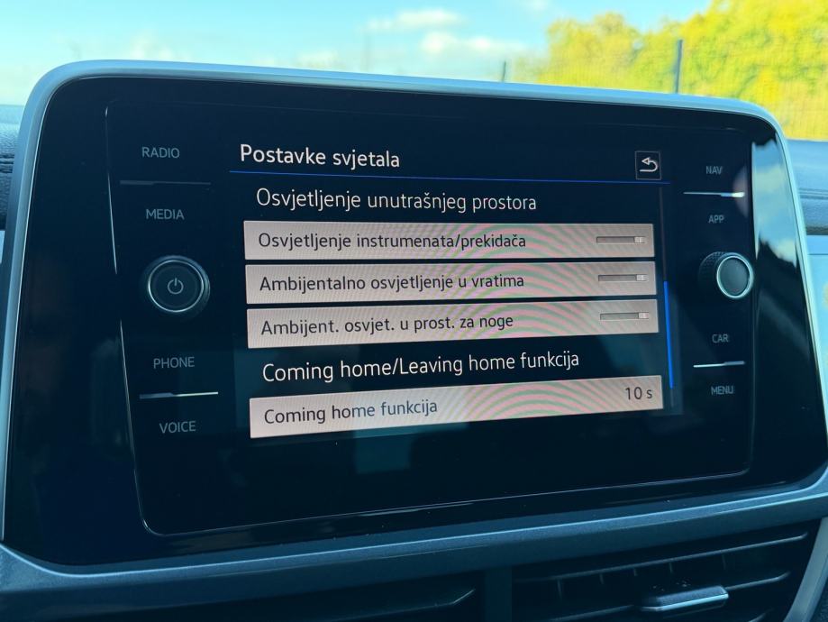 VW T-Roc 2,0 TDI DSG 150KS *Style* | LED IQ. | KAMERA | VIRTUAL | KOŽA, fotografija 18