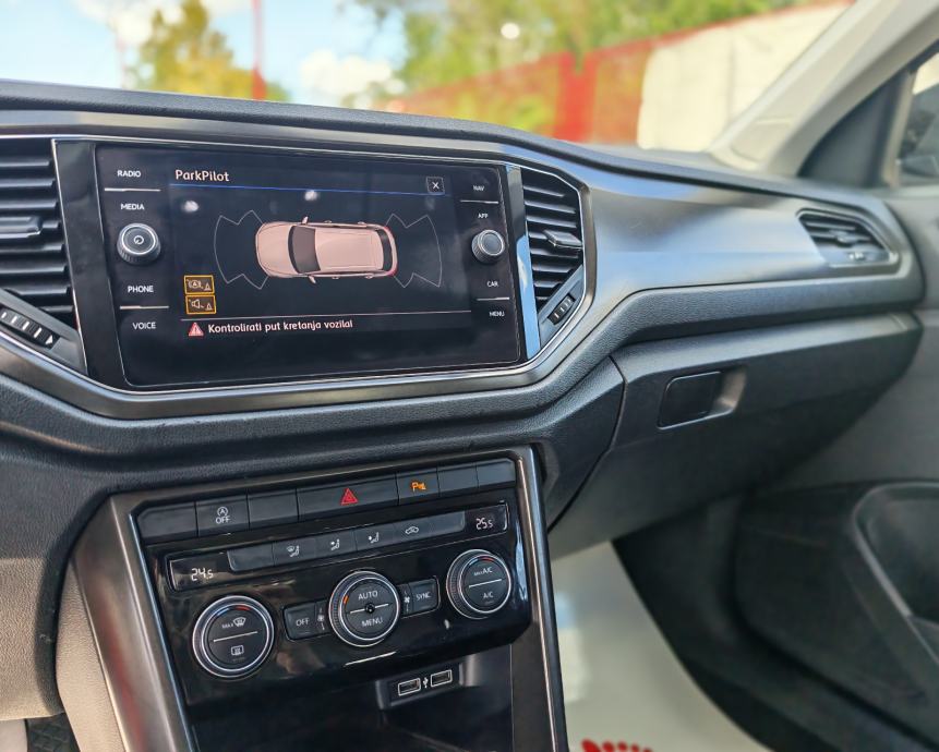 VW T-Roc 2,0 TDI DSG*Style*Navigacija, Senzori, Alu "17* Garancija*, fotografija 12
