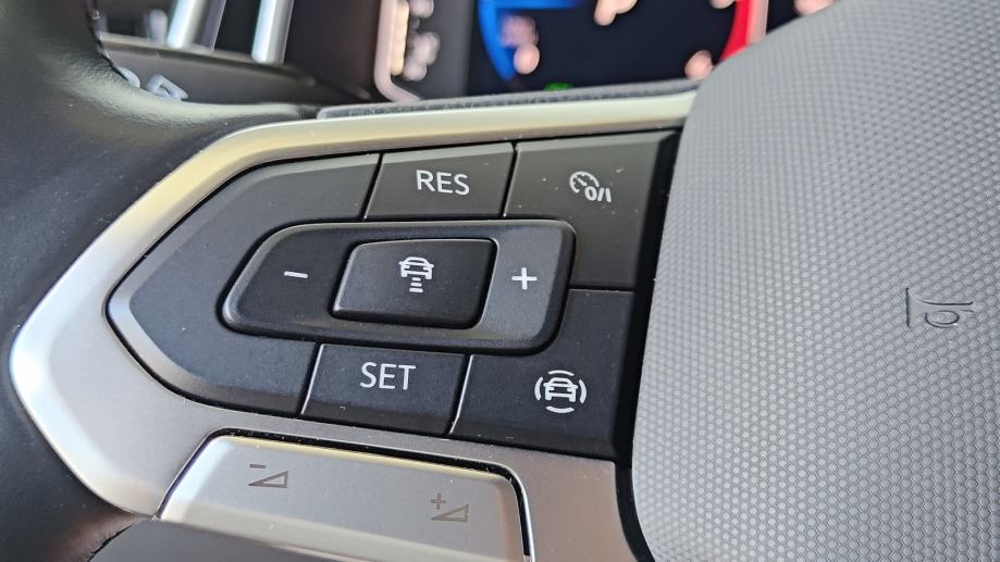 VW T-Roc 2,0 TDI DSG R-LINE 150 KS, VIRTUAL, DVOBOJNI, KEYLESS!, fotografija 14