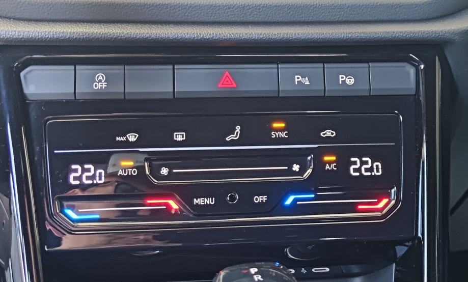 VW T-Roc 2,0 TDI DSG R-LINE 150 KS, VIRTUAL, DVOBOJNI, KEYLESS!, fotografija 12