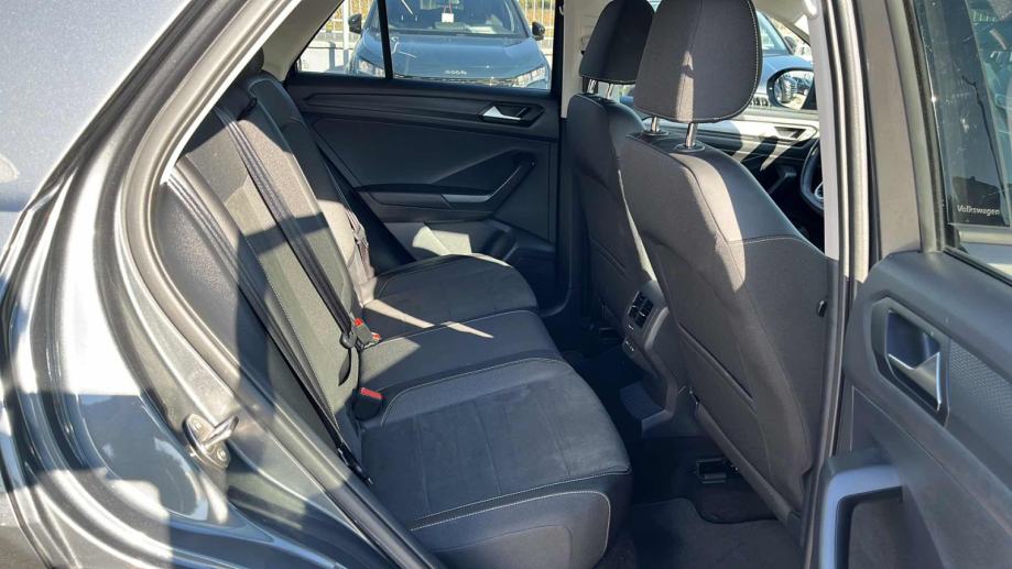 VW T-ROC 2023 • PREMIUM jamstvo • AutoZubak Rabljena, fotografija 10