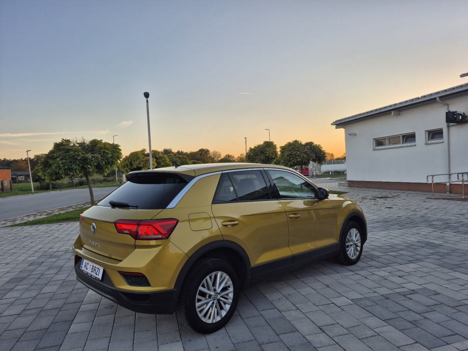 VW T-Roc 85kw 6brzina,Navigacija, park senzori, grijanje sjedala,mf., fotografija 10