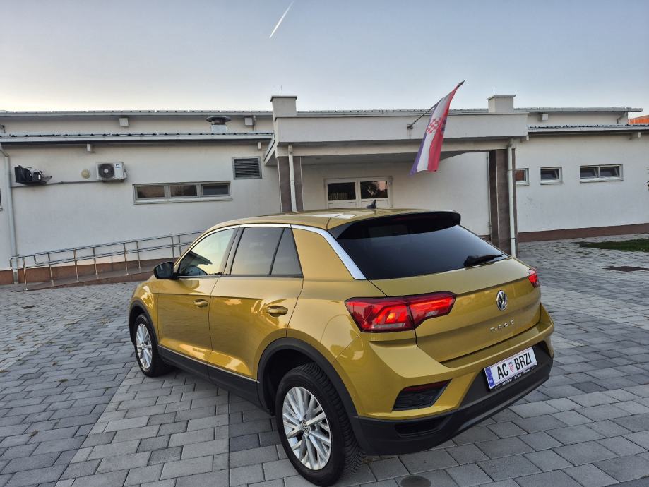 VW T-Roc 85kw 6brzina,Navigacija, park senzori, grijanje sjedala,mf., fotografija 4
