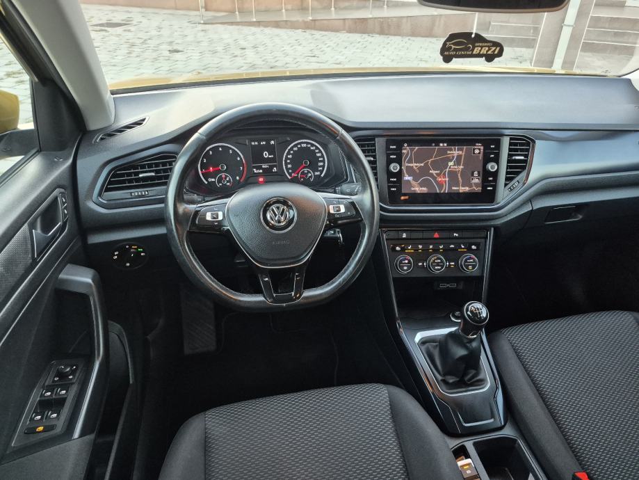 VW T-Roc 85kw 6brzina,Navigacija, park senzori, grijanje sjedala,mf., fotografija 18