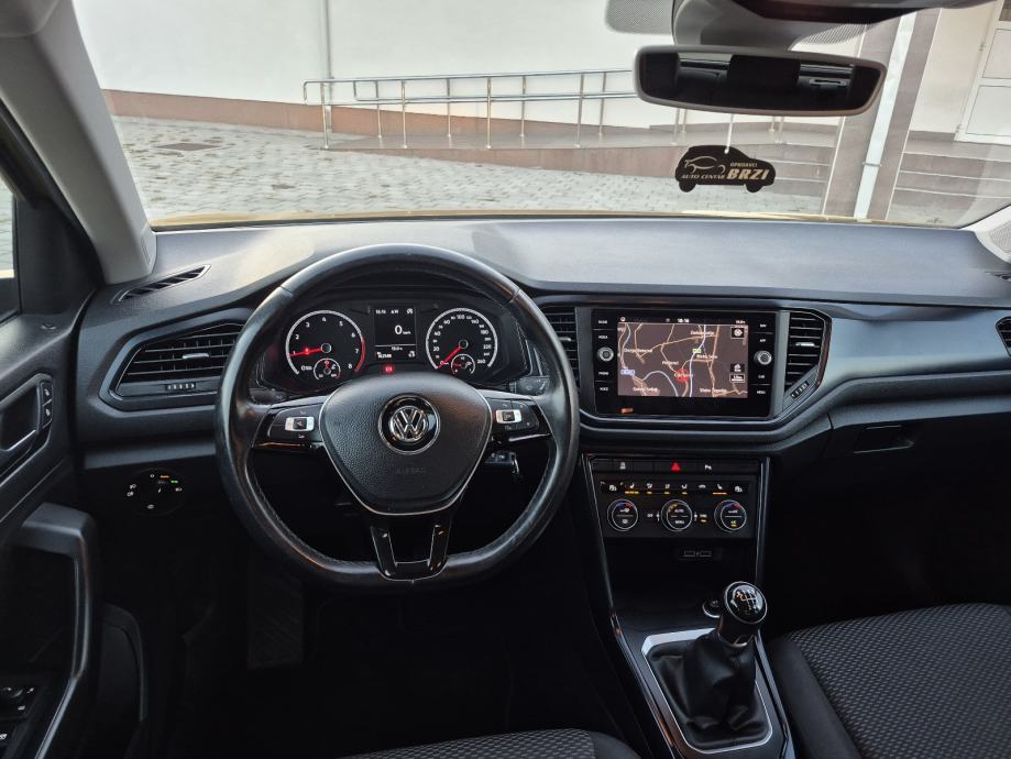 VW T-Roc 85kw 6brzina,Navigacija, park senzori, grijanje sjedala,mf., fotografija 20
