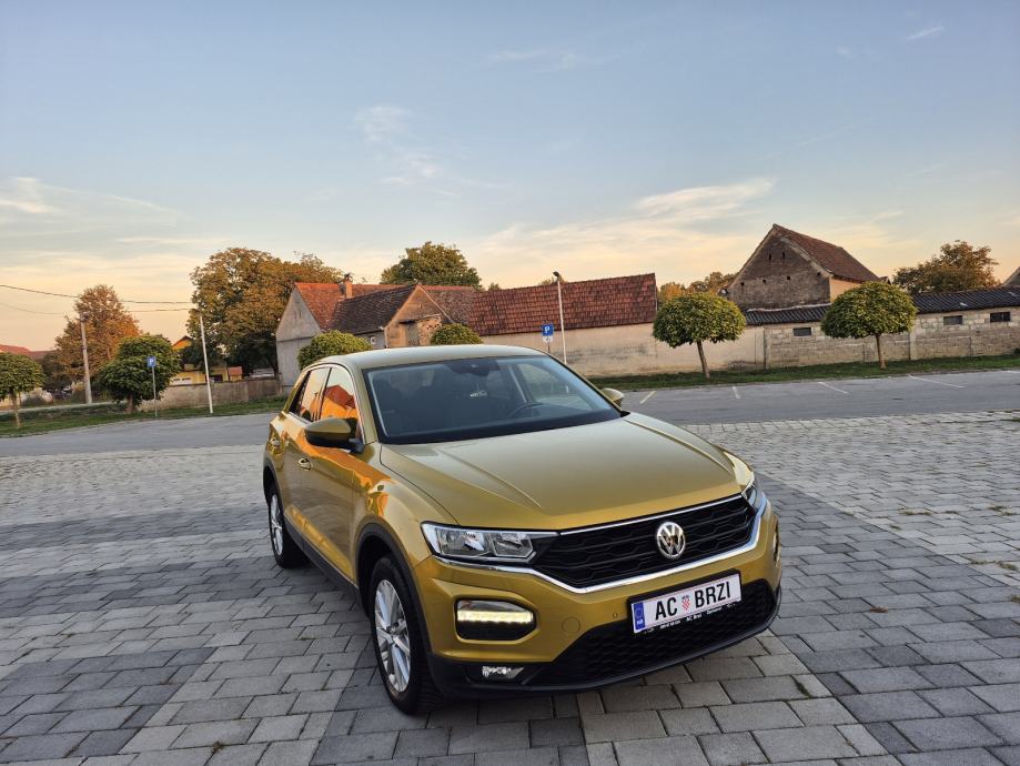 VW T-Roc 85kw 6brzina,Navigacija, park senzori, grijanje sjedala,mf., fotografija 13