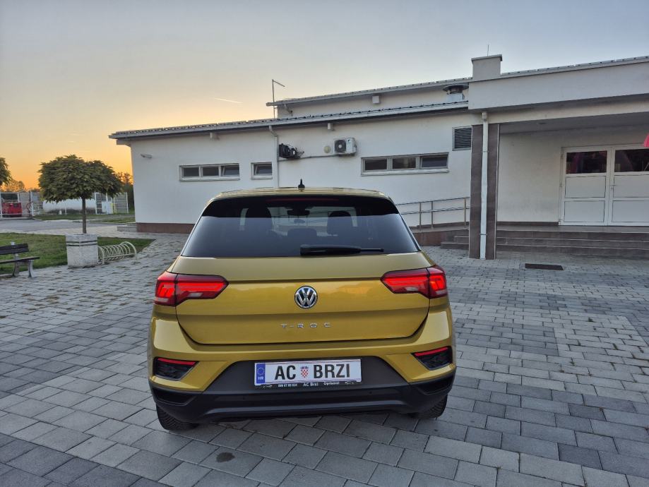 VW T-Roc 85kw 6brzina,Navigacija, park senzori, grijanje sjedala,mf., fotografija 17