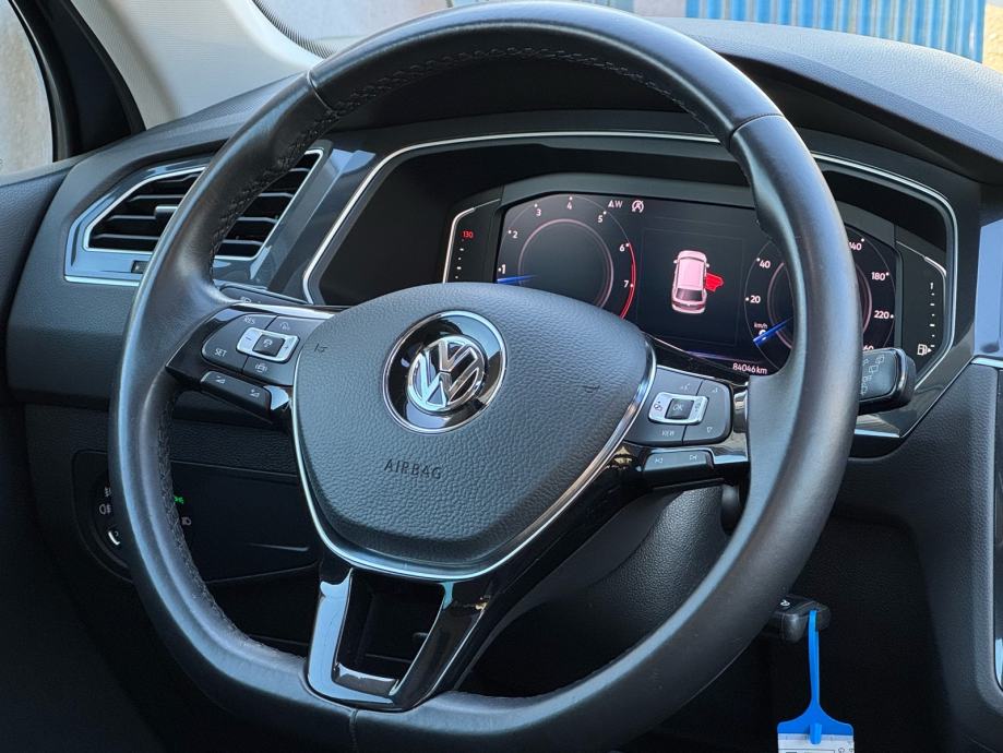VW Tiguan 1,5 TSI / HIGHLINE / PANORAMA / FULL LED / AMBIENT / JAMSTVO, fotografija 13