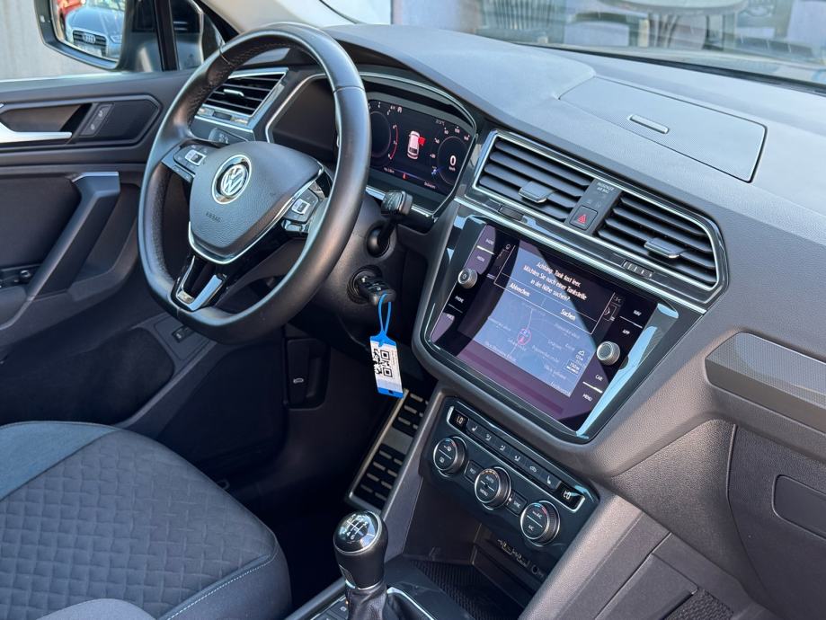 VW Tiguan 1,5 TSI / HIGHLINE / PANORAMA / FULL LED / AMBIENT / JAMSTVO, fotografija 16
