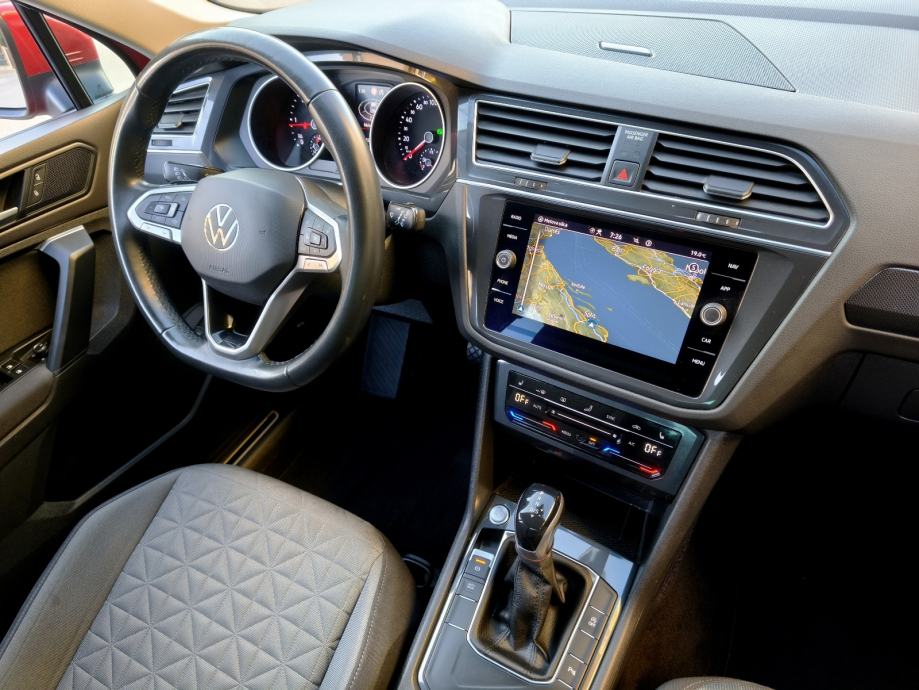 VW Tiguan 2,0 elegance*2023 god. Perfektno stanje auta., fotografija 12