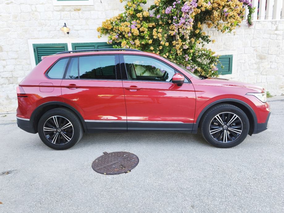 VW Tiguan 2,0 elegance*2023 god. Perfektno stanje auta., fotografija 4