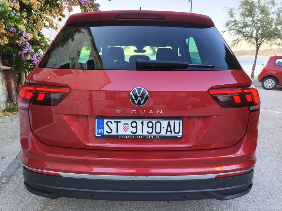 VW Tiguan 2,0 elegance*2023 god. Perfektno stanje auta., fotografija 8