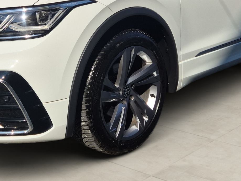 VW Tiguan 2,0 automatik R-line ***44000***TKM 2023 GODINA, fotografija 20
