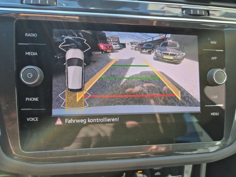 VW Tiguan 2,0 automatik R-line ***44000***TKM 2023 GODINA, fotografija 19