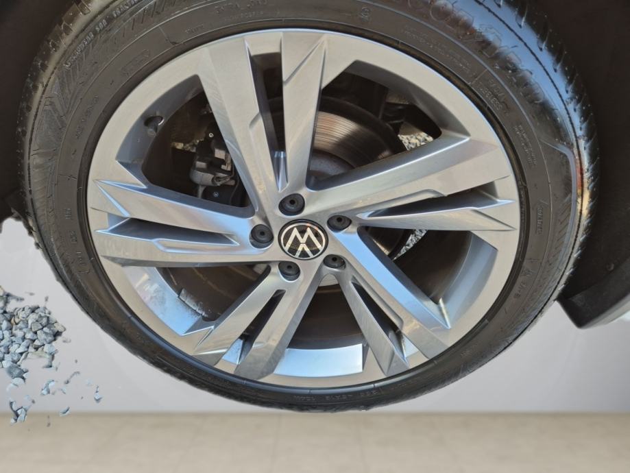 VW Tiguan 2,0 automatik R-line ***44000***TKM 2023 GODINA, fotografija 12