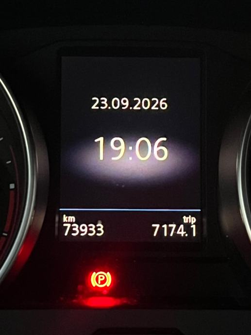 TIGUAN 2.0 TDI 90 KW,Prvi vlasnik,75000km,kamera,grijani volan&sjedala, fotografija 17