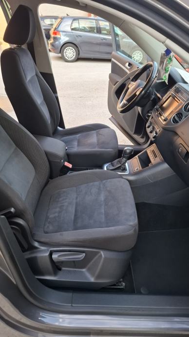 VW Tiguan 2,0 TDI automatik, 4x4, napravljen servis, bez ulaganja, fotografija 11