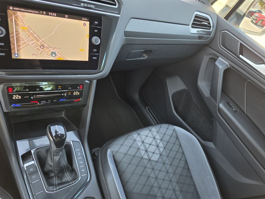 VW Tiguan 2,0 TDI DSG 61TKM,SERV.,NAVI.,MATRIX,ALU.,VIRT.,KAM., R LINE, fotografija 12