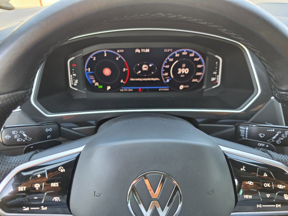 VW Tiguan 2,0 TDI DSG 61TKM,SERV.,NAVI.,MATRIX,ALU.,VIRT.,KAM., R LINE, fotografija 10