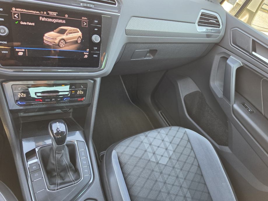 VW Tiguan 2,0 TDI DSG 61TKM,SERV.,NAVI.,MATRIX,ALU.,VIRT.,KAM., R LINE, fotografija 16