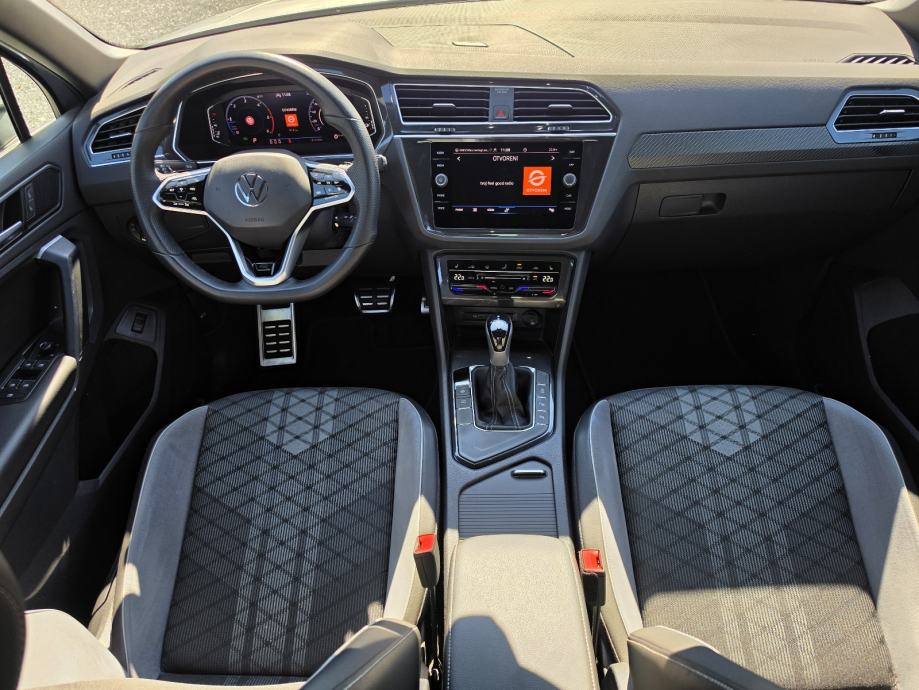 VW Tiguan 2,0 TDI DSG 61TKM,SERV.,NAVI.,MATRIX,ALU.,VIRT.,KAM., R LINE, fotografija 17