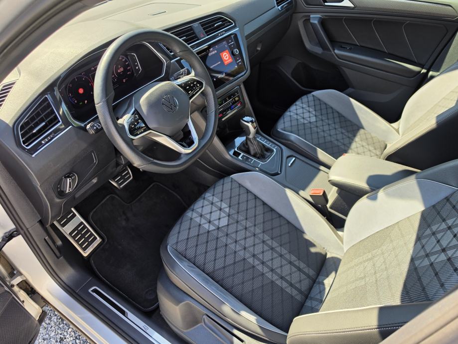 VW Tiguan 2,0 TDI DSG 61TKM,SERV.,NAVI.,MATRIX,ALU.,VIRT.,KAM., R LINE, fotografija 19