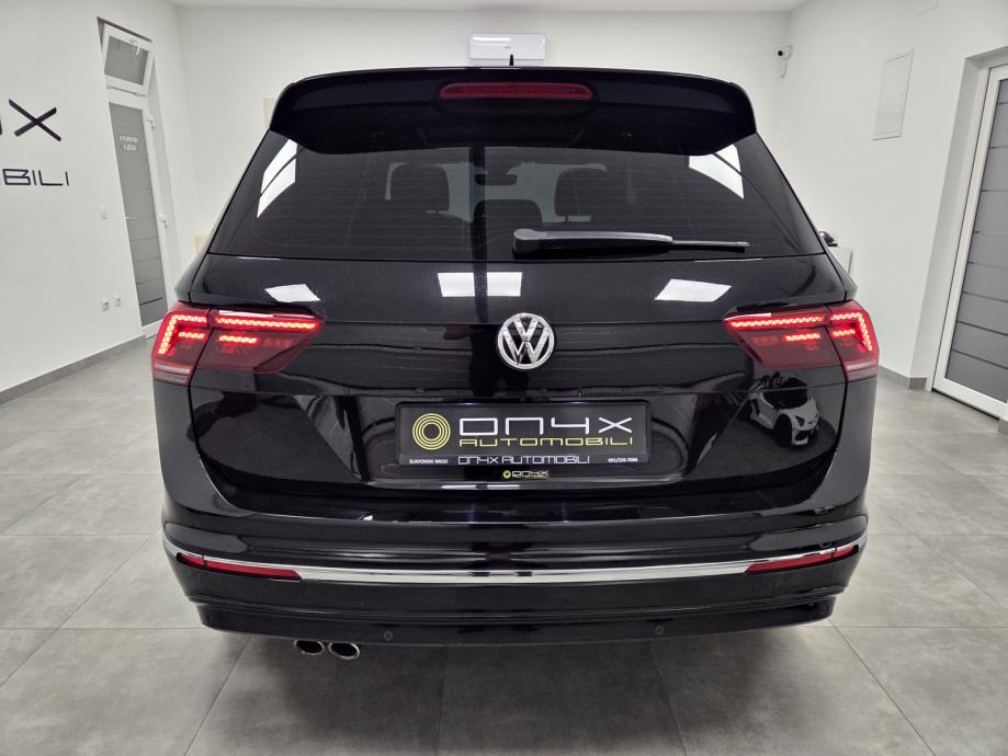 VW Tiguan 2,0 TDI DSG, R LINE, PANO ,VELIKI SERVIS, GRANCIJA NA KM, fotografija 5