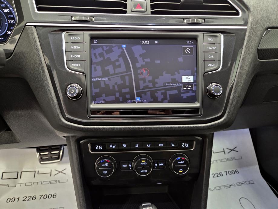 VW Tiguan 2,0 TDI DSG, R LINE, PANO ,VELIKI SERVIS, GRANCIJA NA KM, fotografija 18