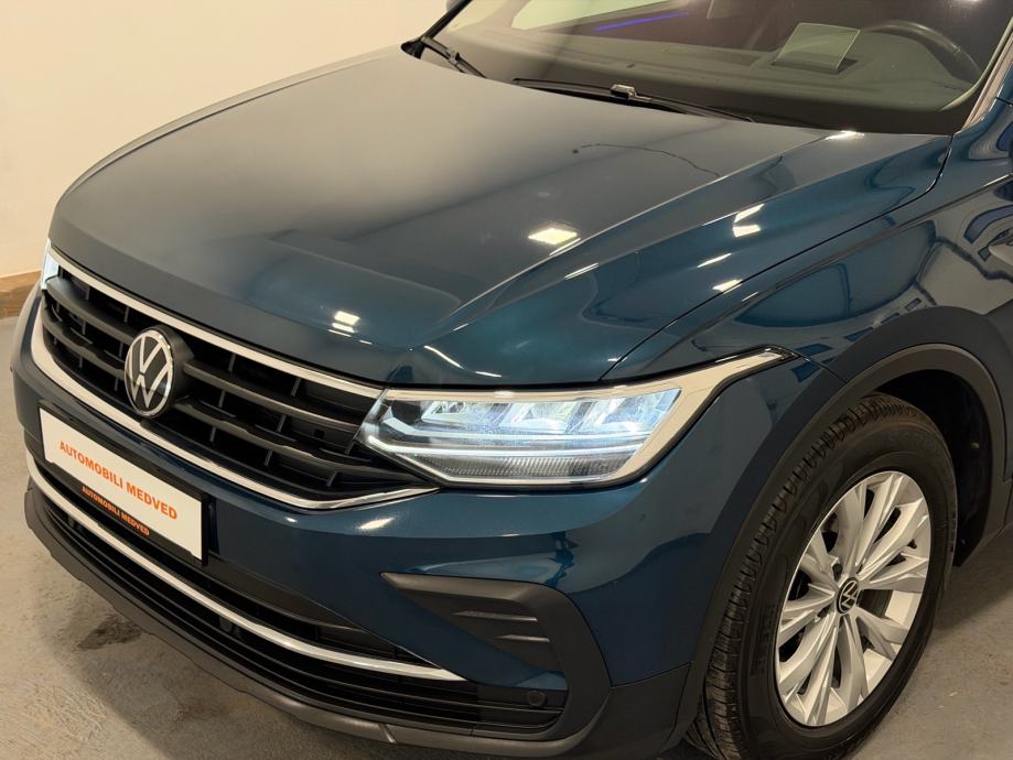VW TIGUAN 2,0 TDI,HEAD UP,VIRTUAL,AMBI,KAMERA,LANE ASISST,JAMSTVO 24mj, fotografija 6
