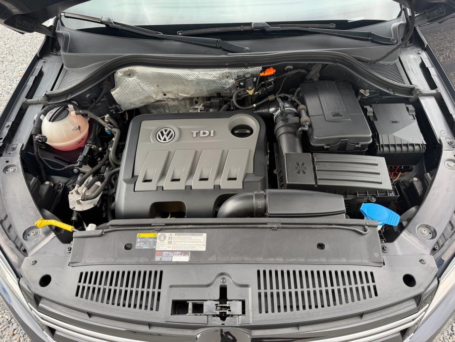 VW Tiguan 2,0 TDI kamera/tempomat/navigacija/p.senzori/kuka, fotografija 19