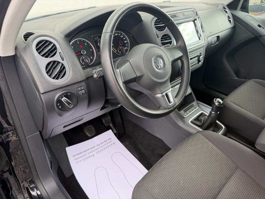 VW Tiguan 2,0 TDI kamera/tempomat/navigacija/p.senzori/kuka, fotografija 13