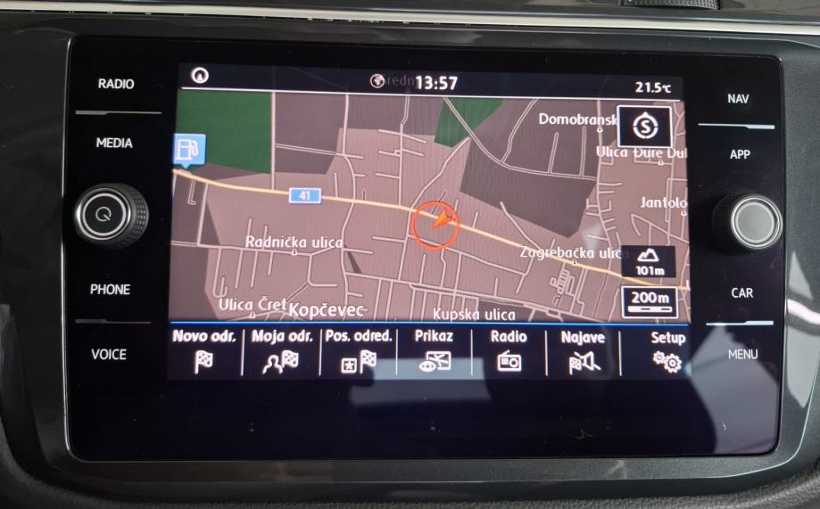 VW Tiguan 2,0 TDI PREMIUM ALU NAVI 2xPDC PANORAMA EL. PAKET GARANCIJA, fotografija 19