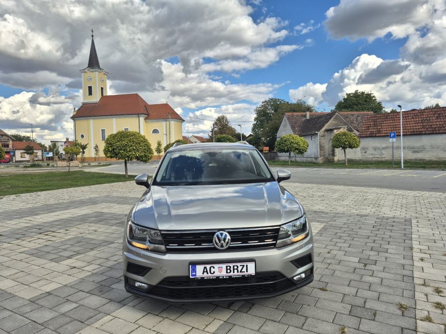 VW Tiguan 2,0 TDI SOUND,nap.veliki,navigacija, senzori,radar,el.kuka, fotografija 15