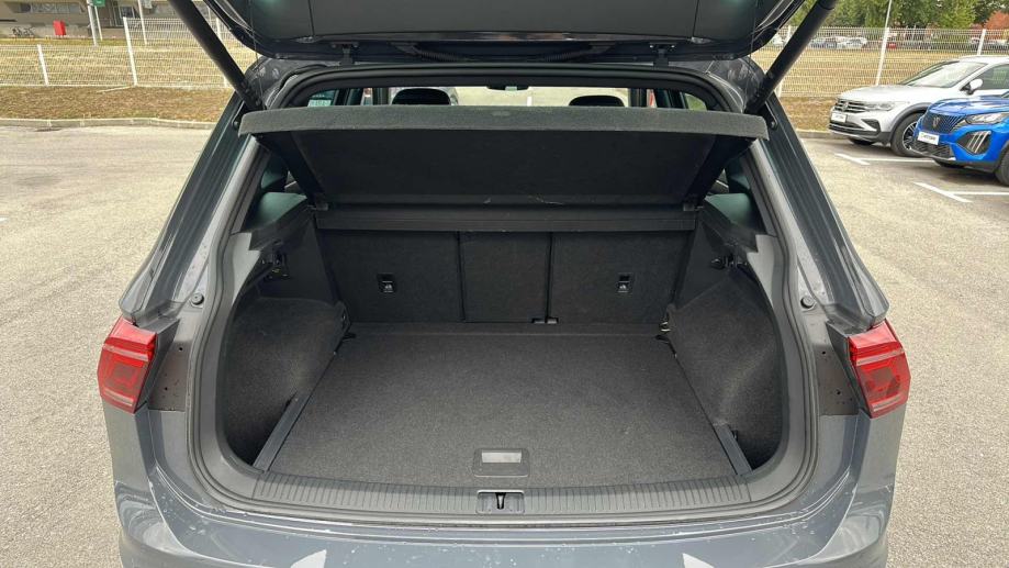 VW TIGUAN 2023 • PREMIUM jamstvo • AutoZubak Rabljena, fotografija 12