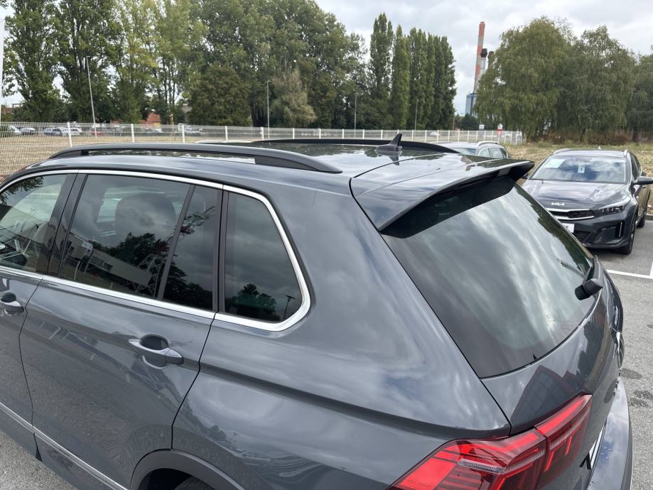 VW TIGUAN 2023 • PREMIUM jamstvo • AutoZubak Rabljena, fotografija 16