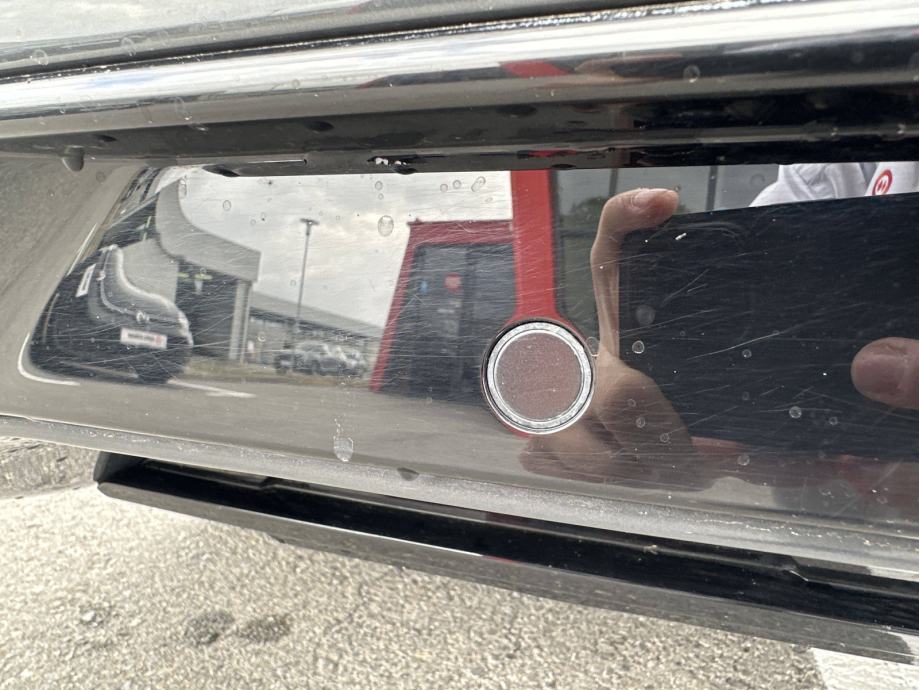 VW TIGUAN 2023 • PREMIUM jamstvo • AutoZubak Rabljena, fotografija 18