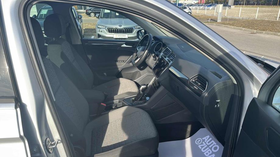 VW TIGUAN 2023 • PREMIUM jamstvo • AutoZubak Rabljena, fotografija 9