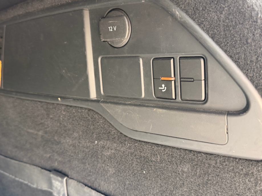 VW Touareg 3,0 V6 TDI automatik, fotografija 11