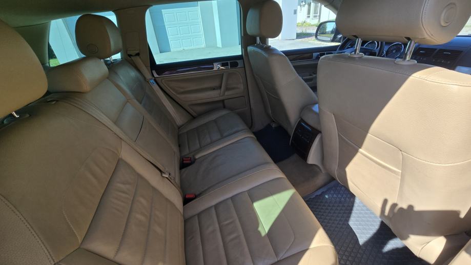 VW Touareg 3,0 V6 TDI, fotografija 3
