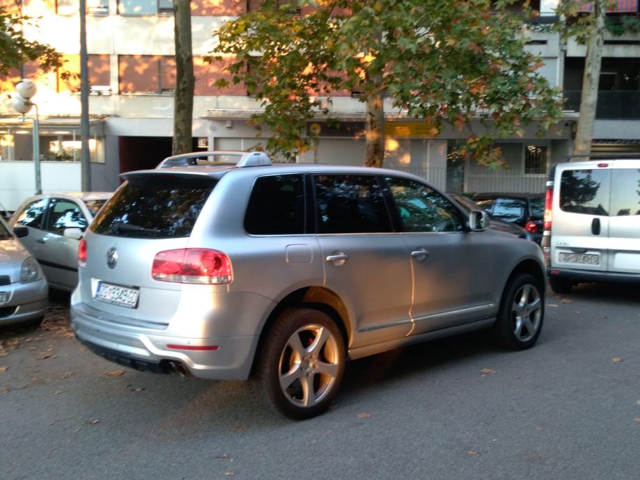 VW Touareg 3,2 V6 mat sivi 2004g, 2004 god.