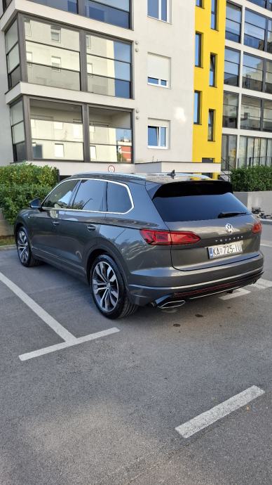 VW Touareg 3.0 TDI 4Motion R-Line, fotografija 4