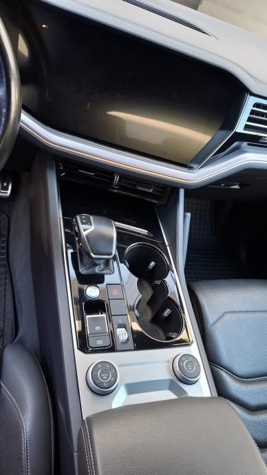 VW Touareg 3.0 TDI 4Motion R-Line, fotografija 10