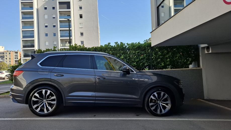 VW Touareg 3.0 TDI 4Motion R-Line, fotografija 13