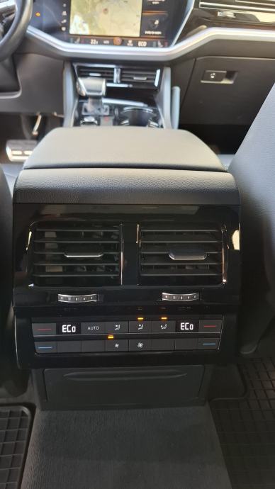 VW Touareg 3.0 TDI 4Motion R-Line, fotografija 14