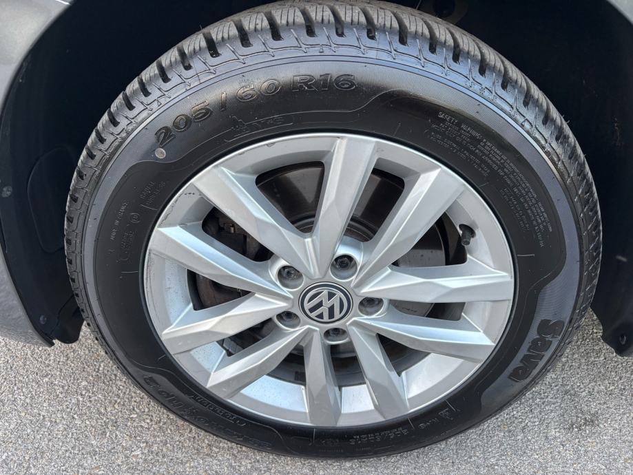 VW Touran 1,2 TSI, fotografija 19